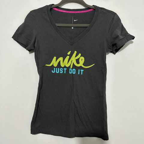 Nike Ladies Grey Activewear Top T-Shirt XS 100% Cotton V-Neck Short Sleeve